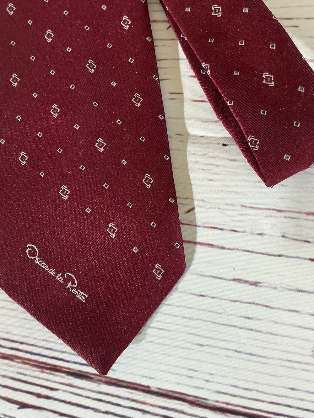Oscar de la Renta Men's Burgundy Patterned Tie